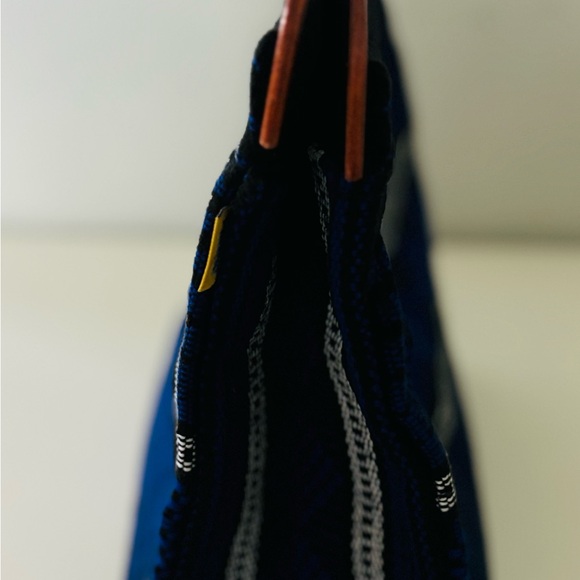 Made in Mexico Hand made Woven bag with Wood handle - New - Picture 9 of 10